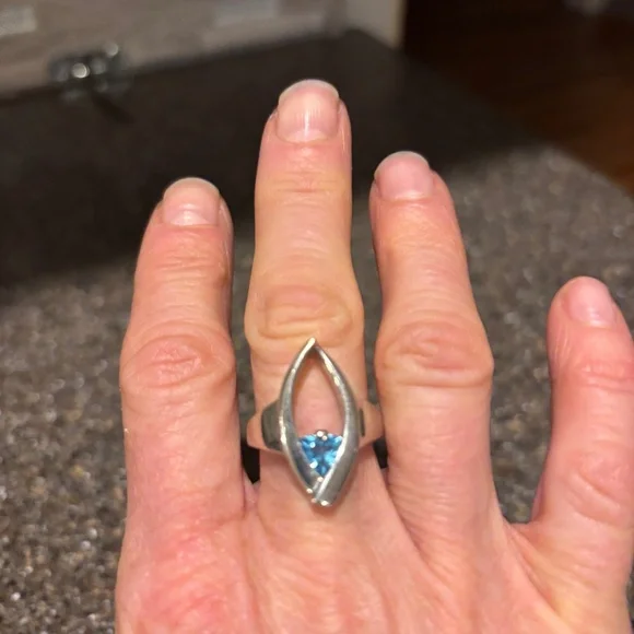 Women’s statement ring - Picture 1 of 4